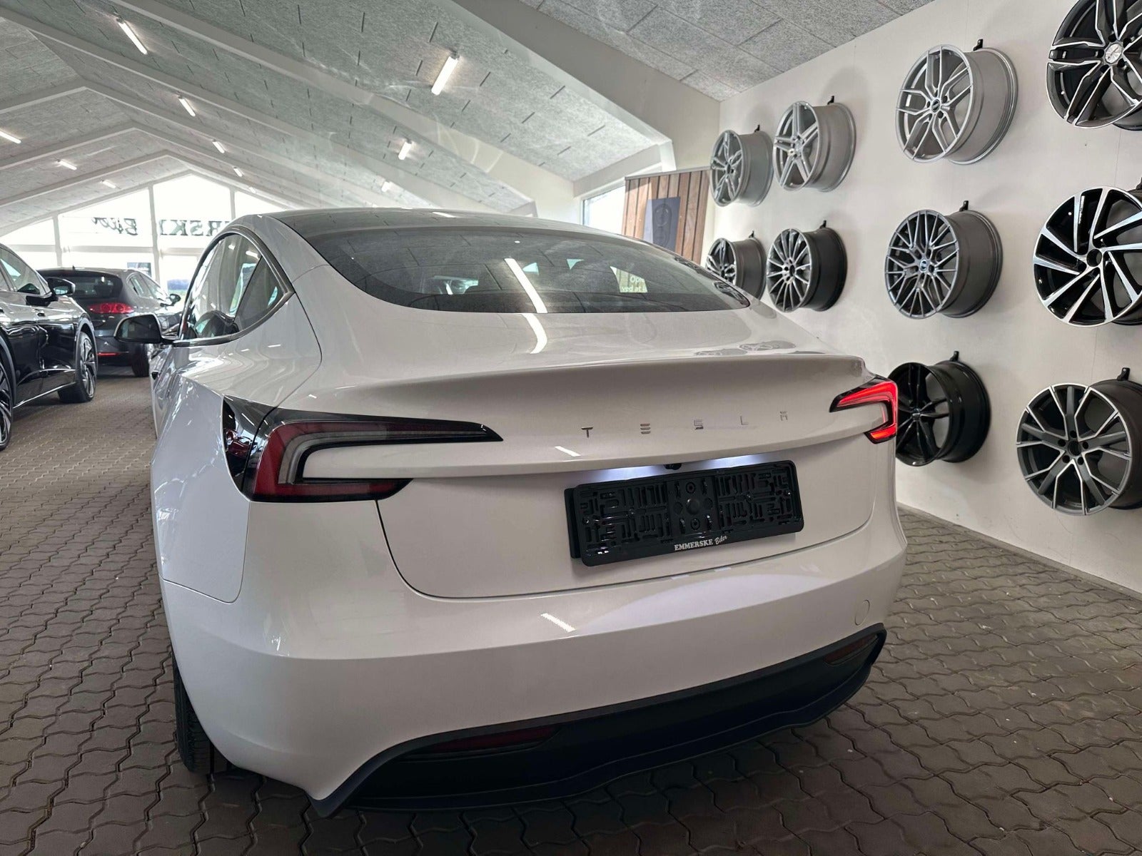 Tesla Model 3 2023