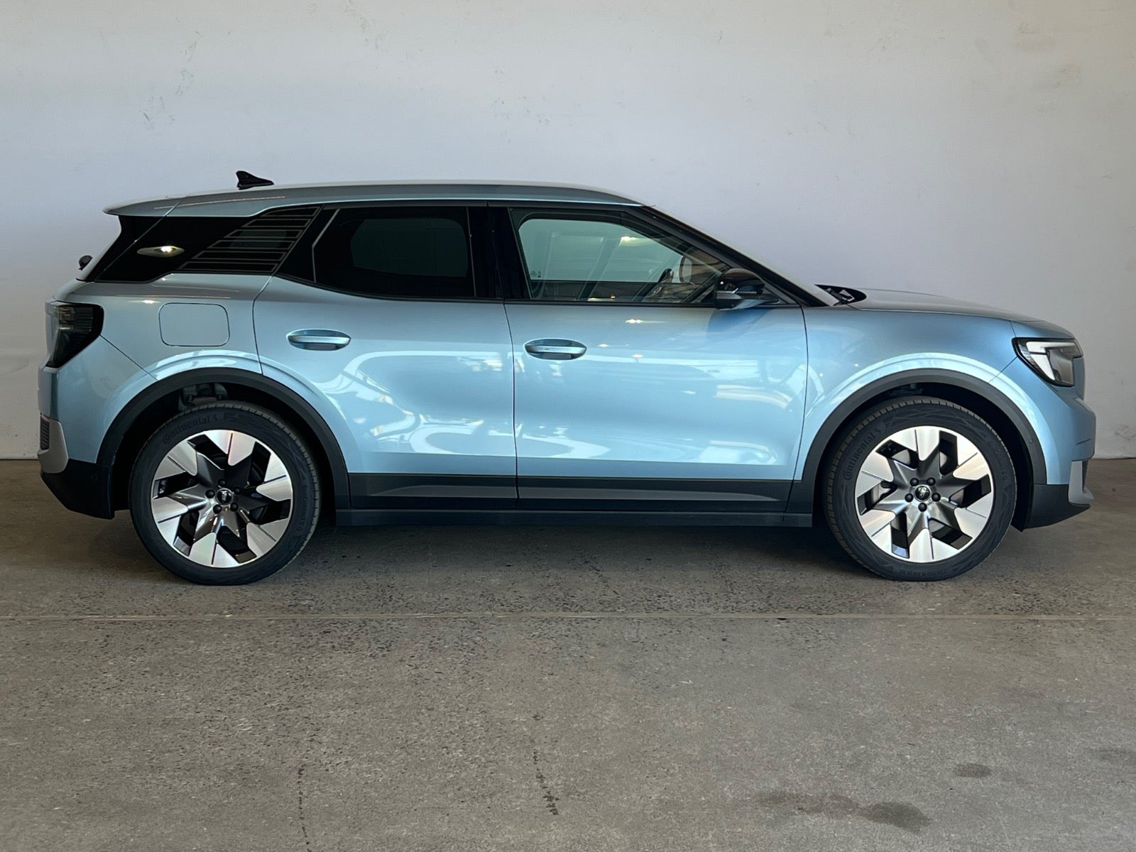 Ford Explorer Premium Extended Range