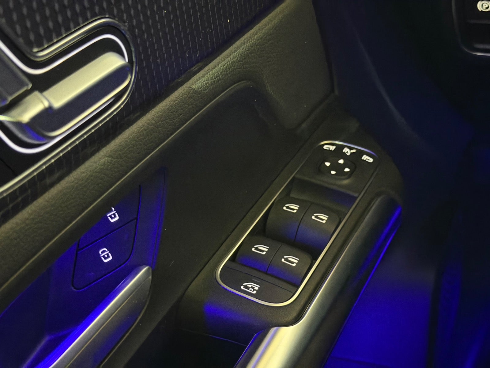 Mercedes EQA250 Electric Art