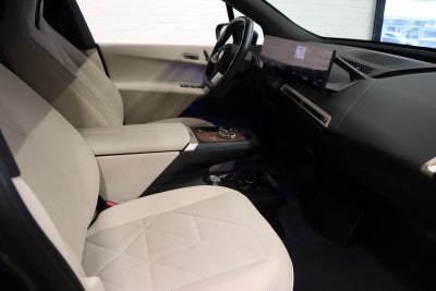 BMW iX xDrive40 Fully Charged