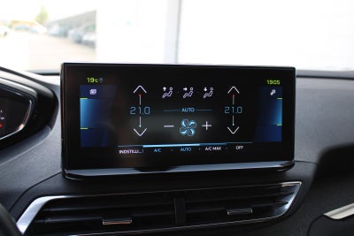 Peugeot 3008 Hybrid Allure EAT8