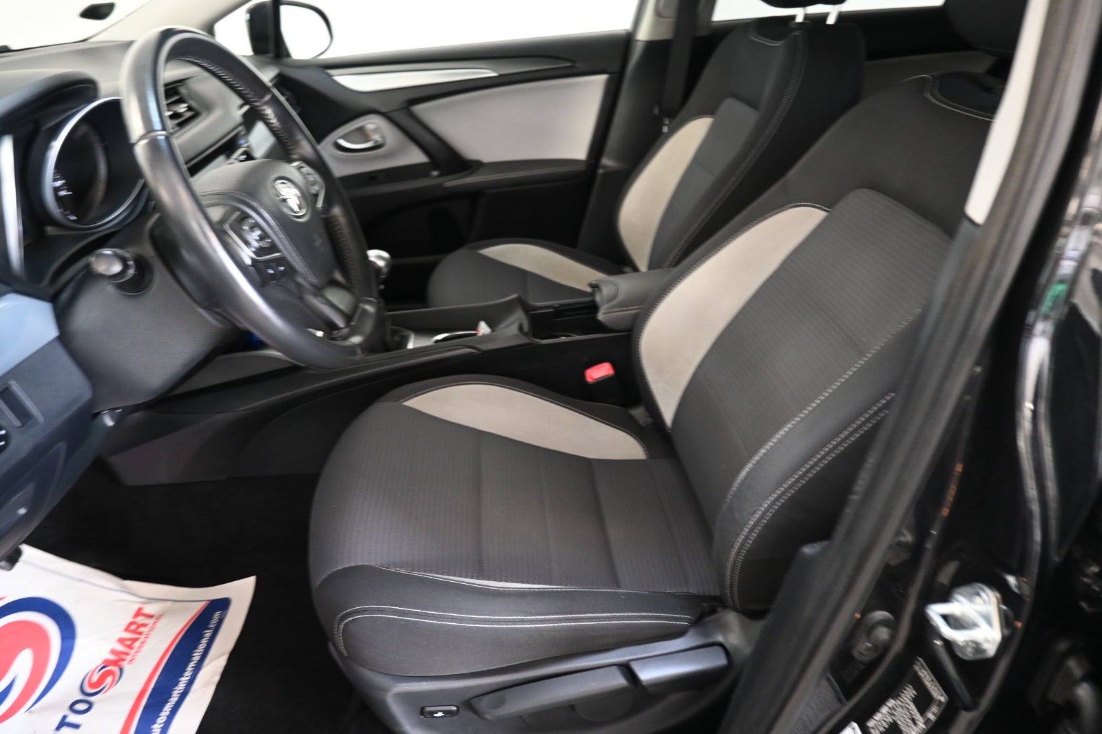 Toyota Avensis VVT-i Spirit Touring Sports