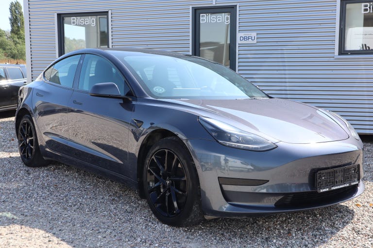 Tesla Model 3 RWD