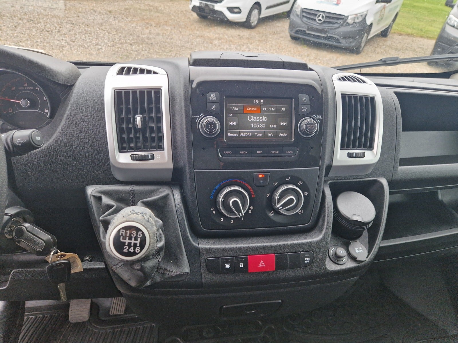 Billede af Peugeot Boxer 333 2,2 BlueHDi 140 L3H2 Premium