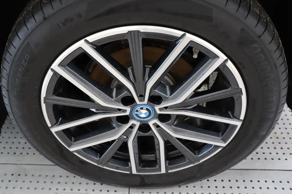 BMW iX1 xDrive30 M-Sport