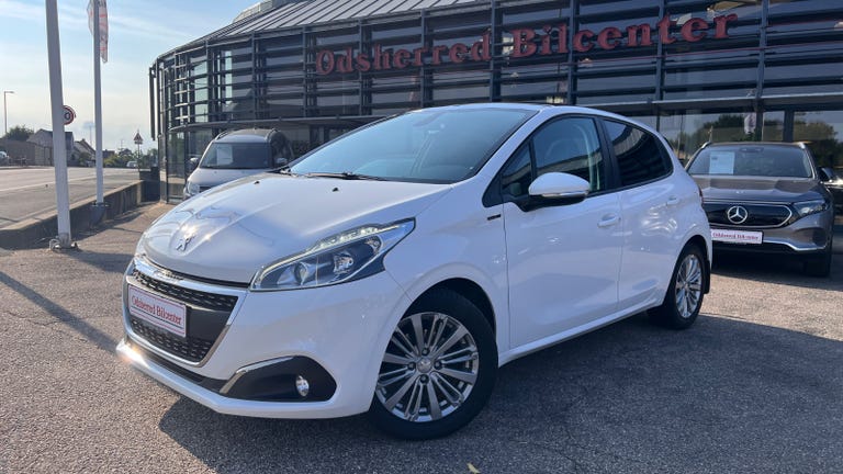 Peugeot 208 BlueHDi 100 Signature+