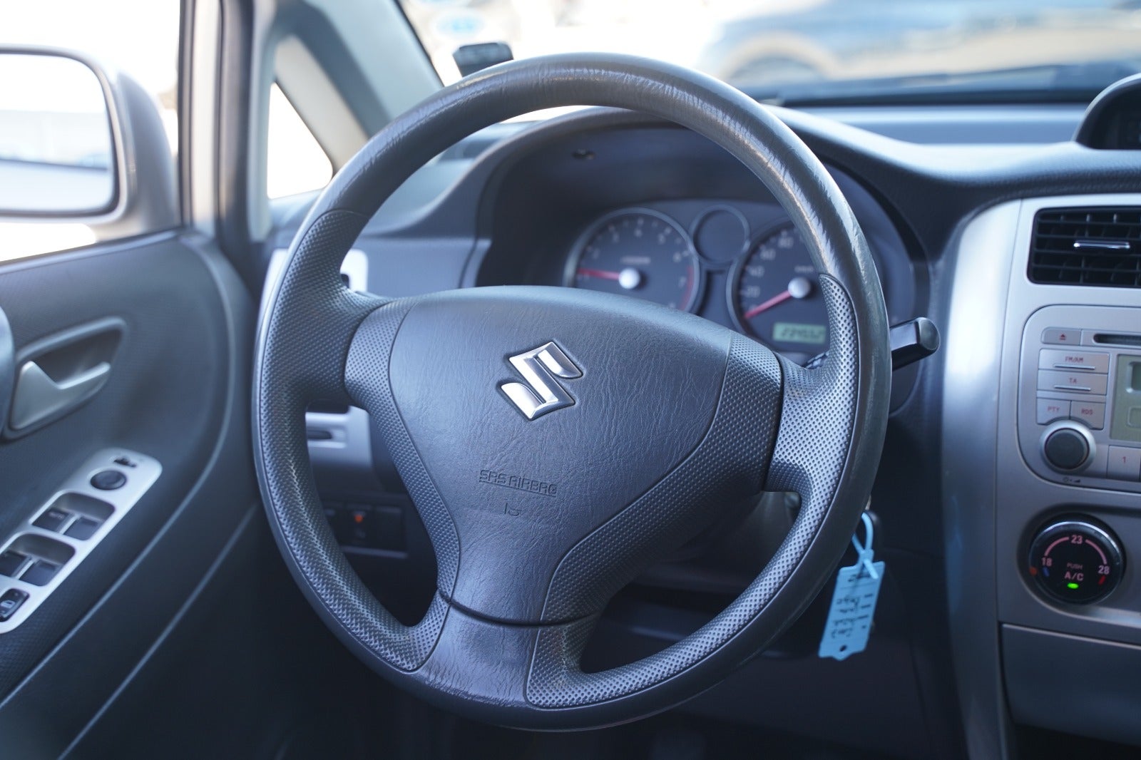Billede af Suzuki Liana 1,6