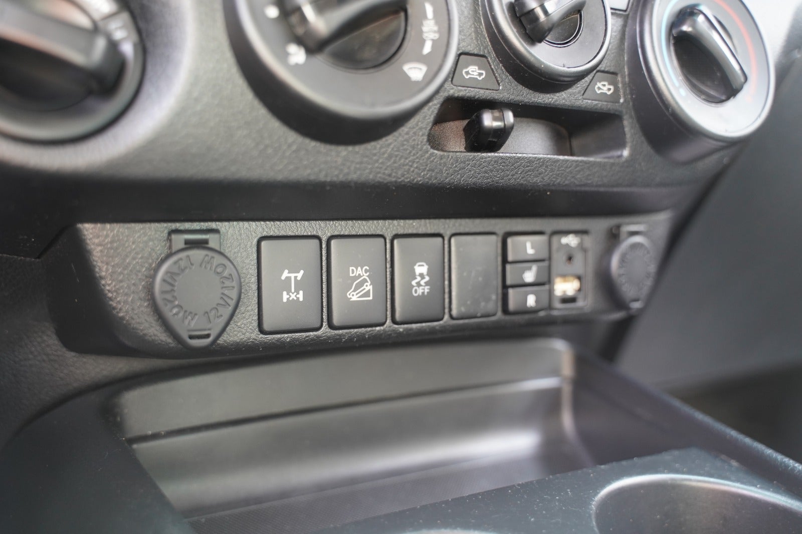 Billede af Toyota HiLux 2,4 D-4D 150 T3 Db.Kab aut. 4x4