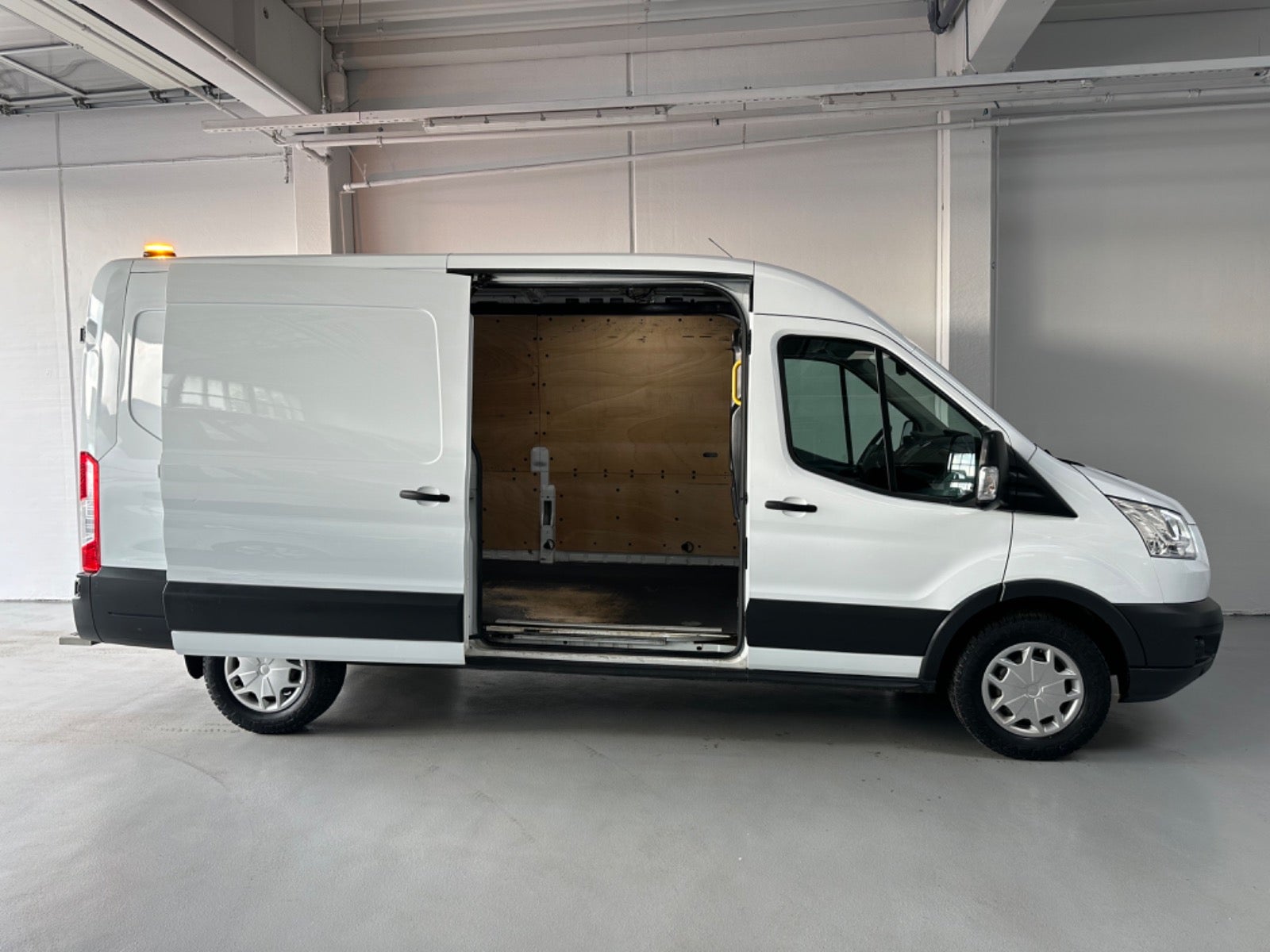 Billede af Ford Transit 350 L3 Van 2,0 TDCi 170 Trend H2 RWD