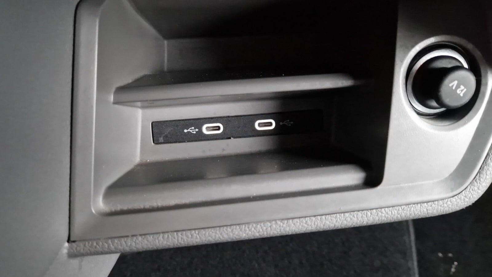 Billede af VW Crafter 35 2,0 TDi 177 Kassevogn L3H2 aut.