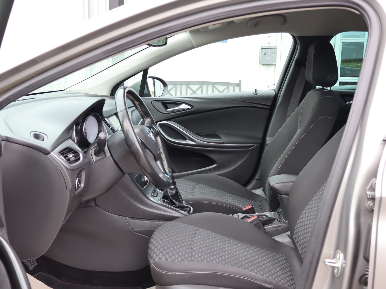 Billede af Opel Astra 1,6 CDTi 110 Business Sports Tourer