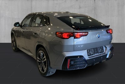 BMW iX2 eDrive20 M-Sport - 2