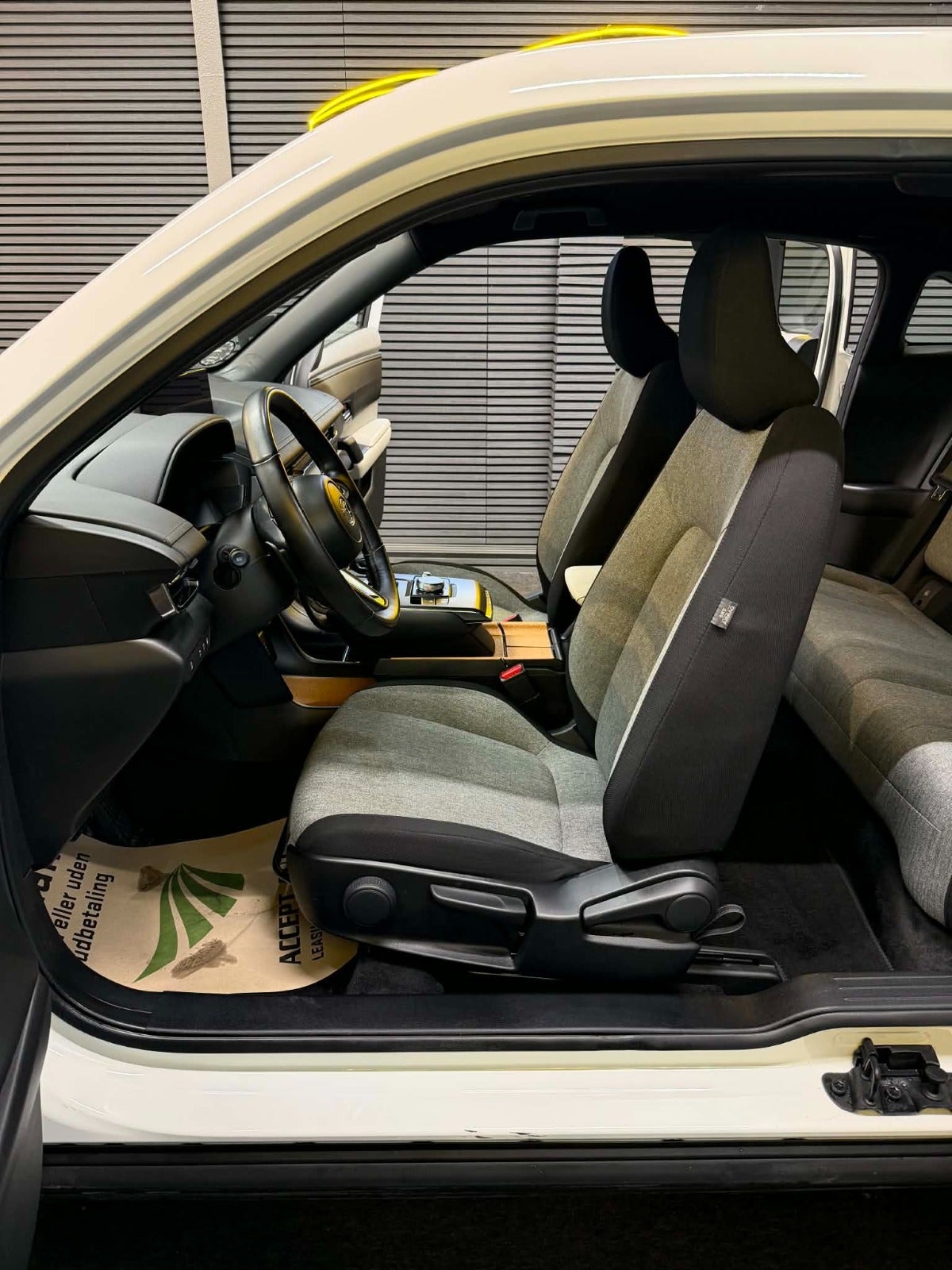 Billede af Mazda MX-30 0,8 e-SkyActiv R-EV Advantage