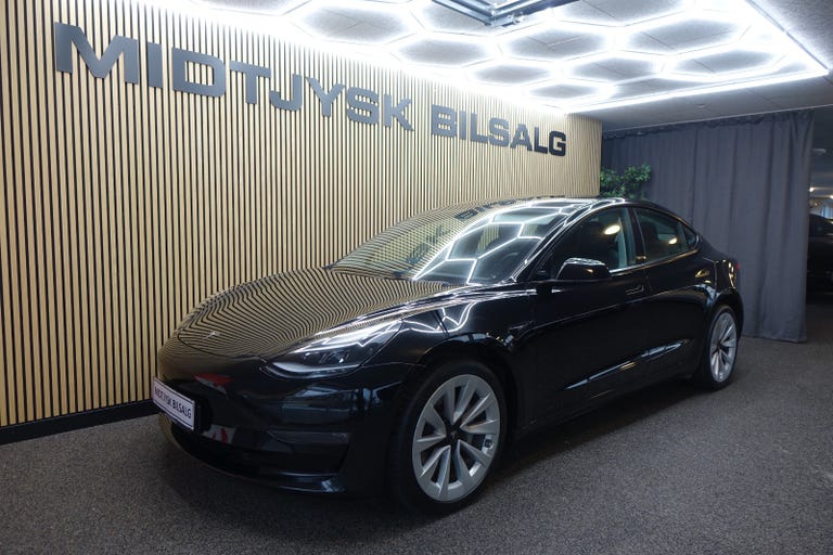 Tesla Model 3 Long Range AWD