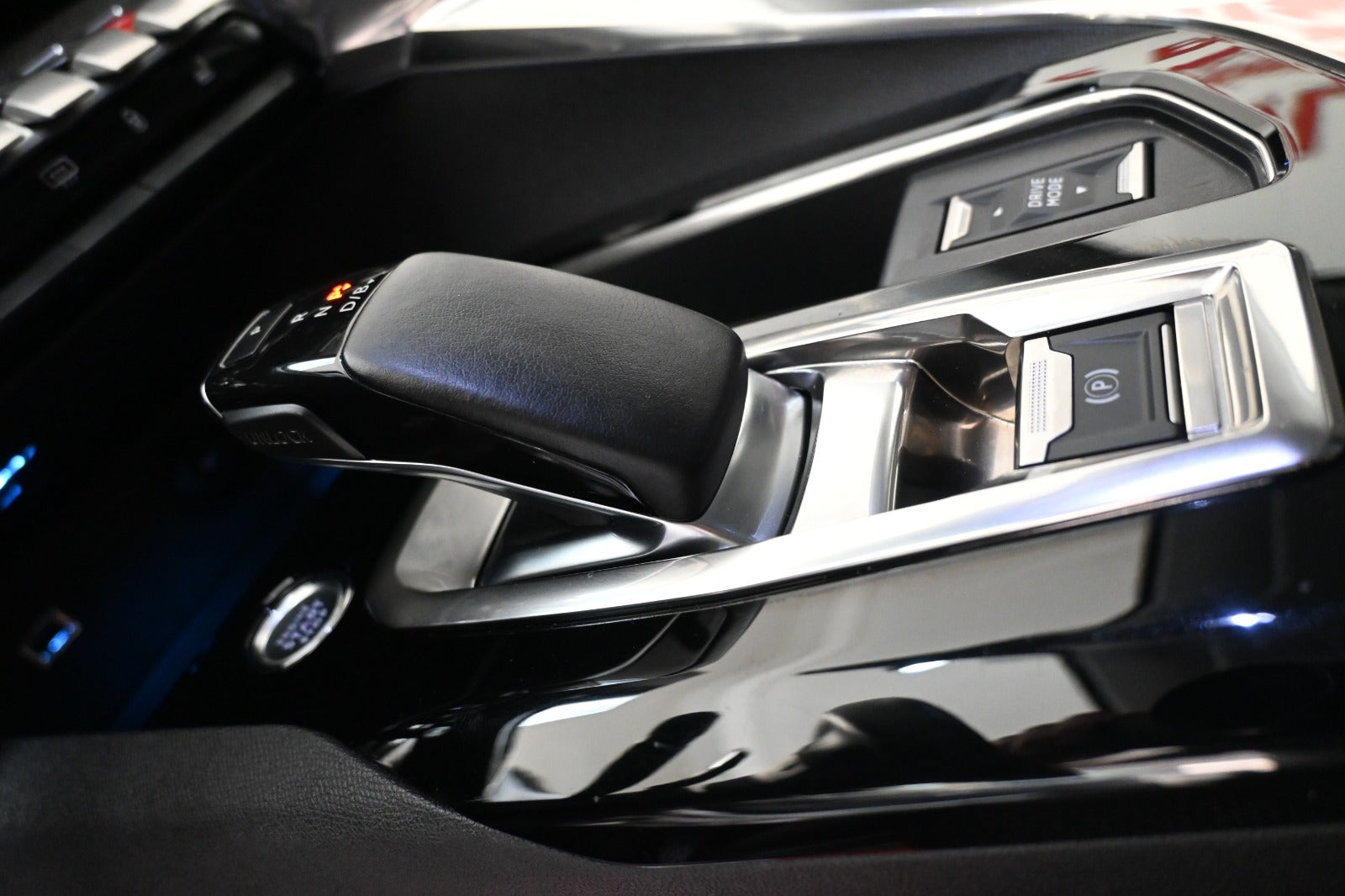 Peugeot 3008 Hybrid Allure LTD EAT8
