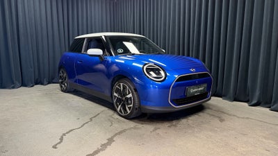 MINI Cooper E  Favoured Trim L 3d