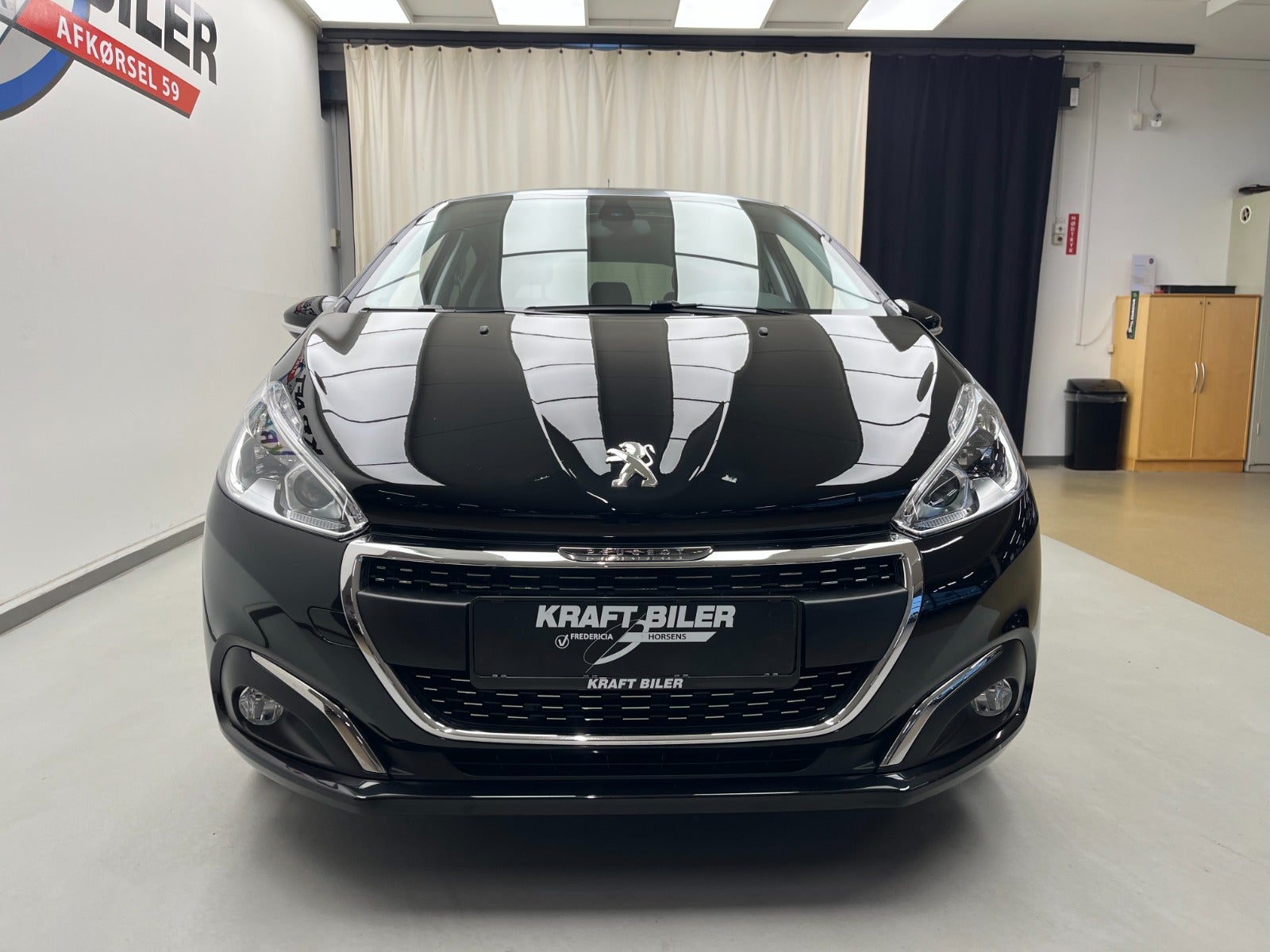 Billede af Peugeot 208 1,5 BlueHDi 100 Signature Sky