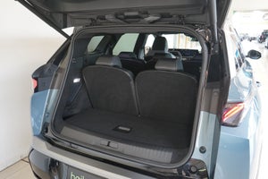 Peugeot e-5008