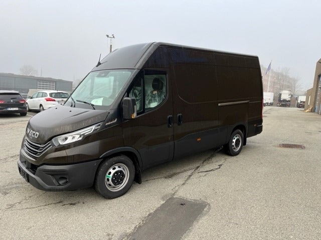 Billede af Iveco Daily 3,0 35S18 12m³ Van AG8
