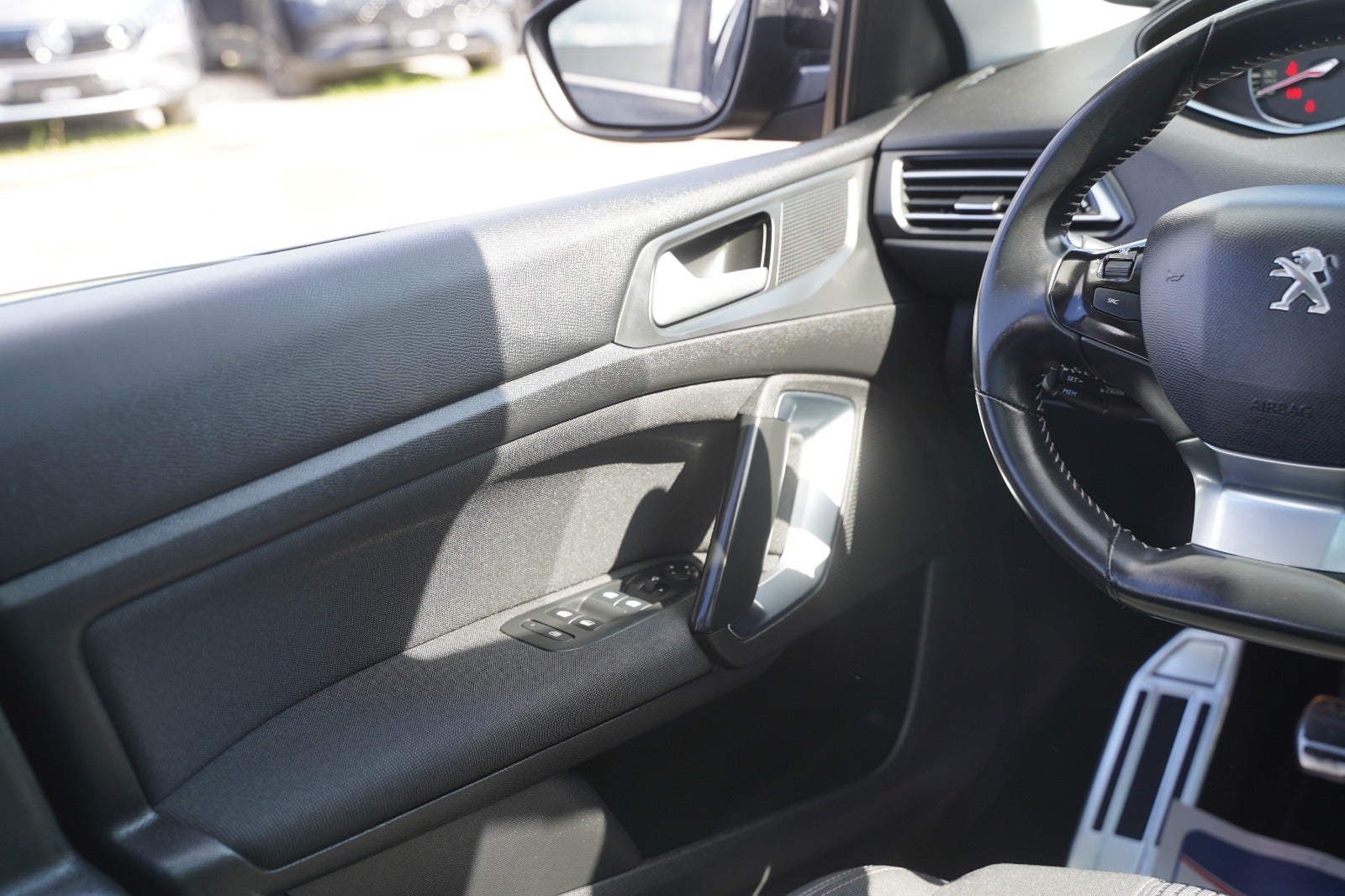 Billede af Peugeot 308 1,5 BlueHDi 130 Allure+ Sky SW