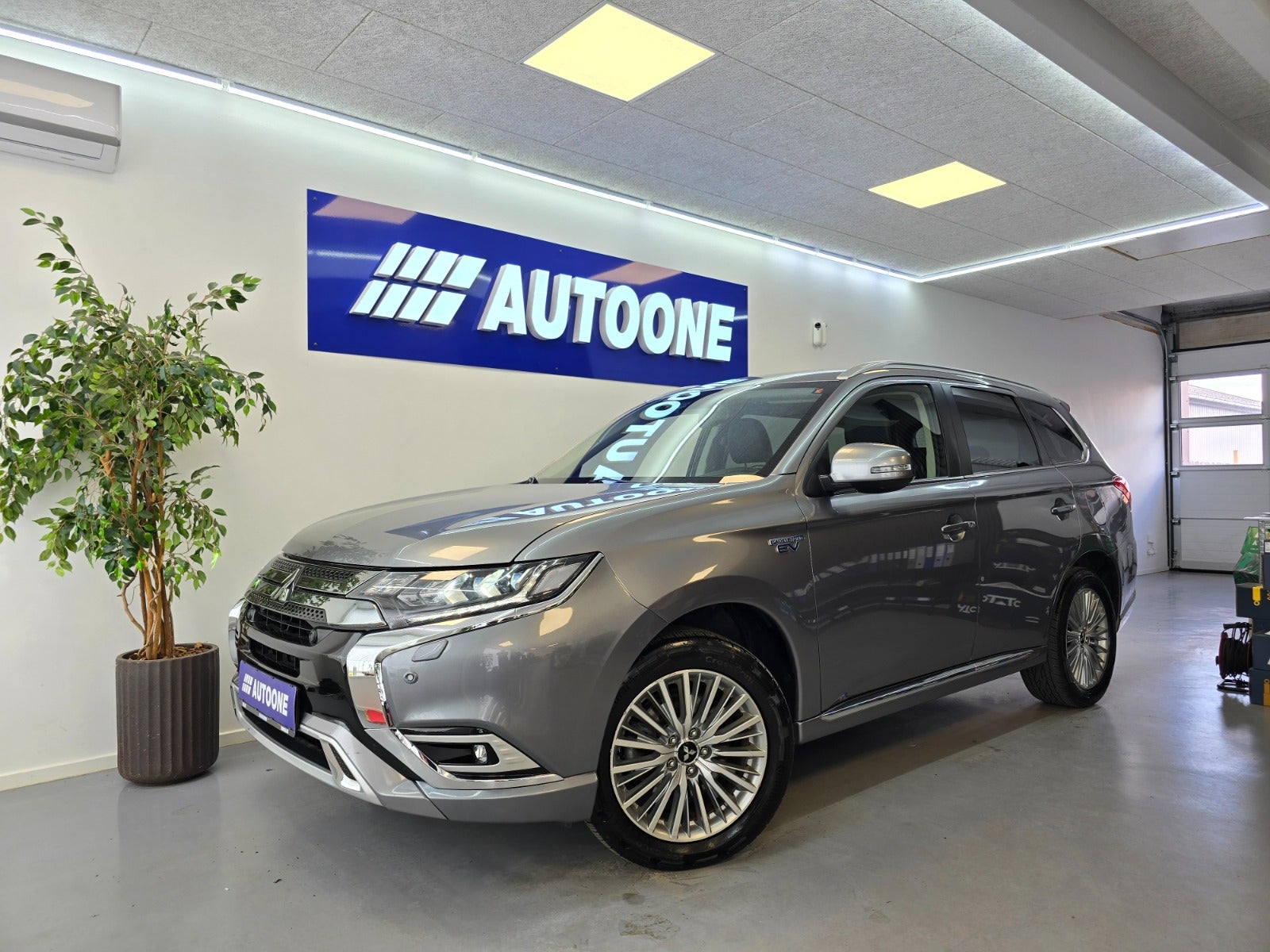 Billede af Mitsubishi Outlander 2,4 PHEV Intro Edition CVT 4WD