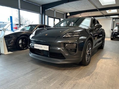 Porsche Macan   5d