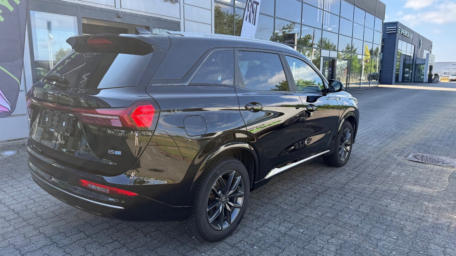 Navor E5 PHEV Rock