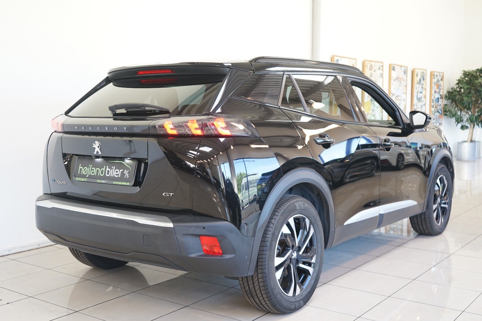 Peugeot e-2008