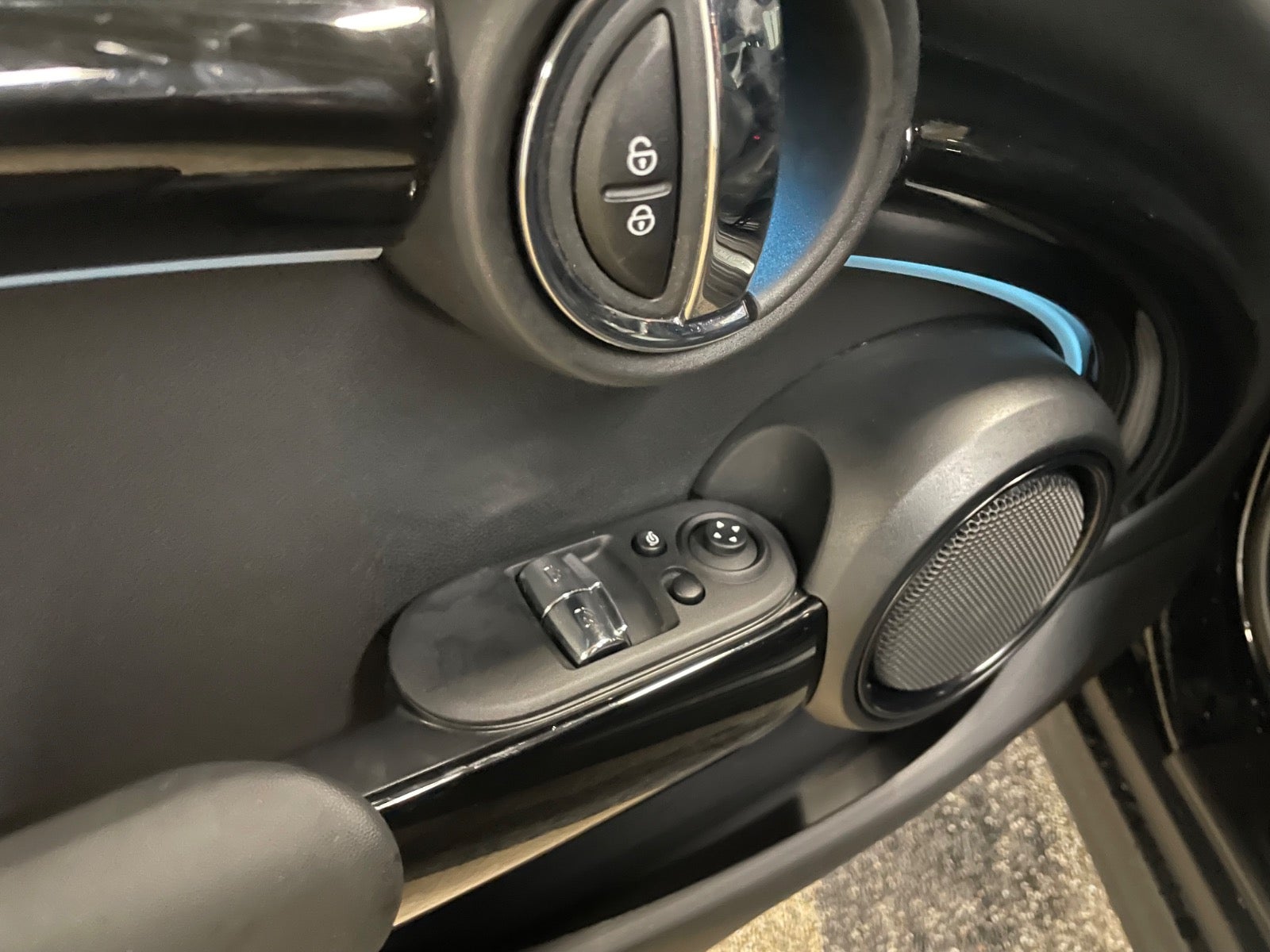 MINI Cooper SE Classic Trim