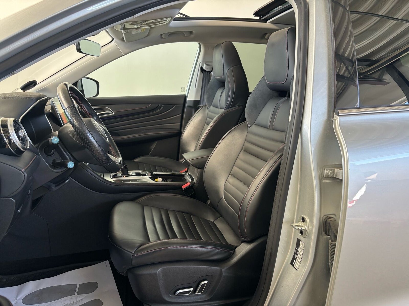 MG EHS PHEV Luxury