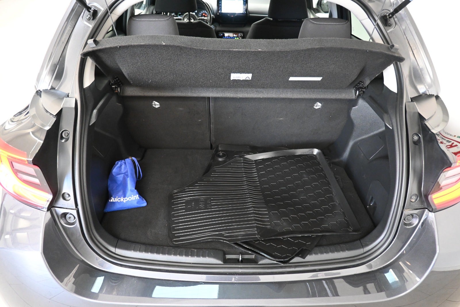 Toyota Yaris Hybrid H3 Smart e-CVT