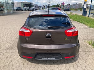 Kia Rio CVVT Active