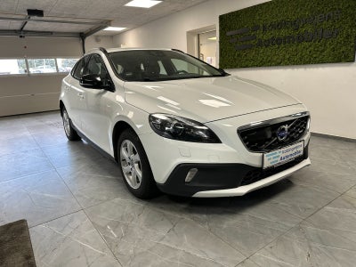 Volvo V40 CC 1,6 D2 115 Summum aut. 5d