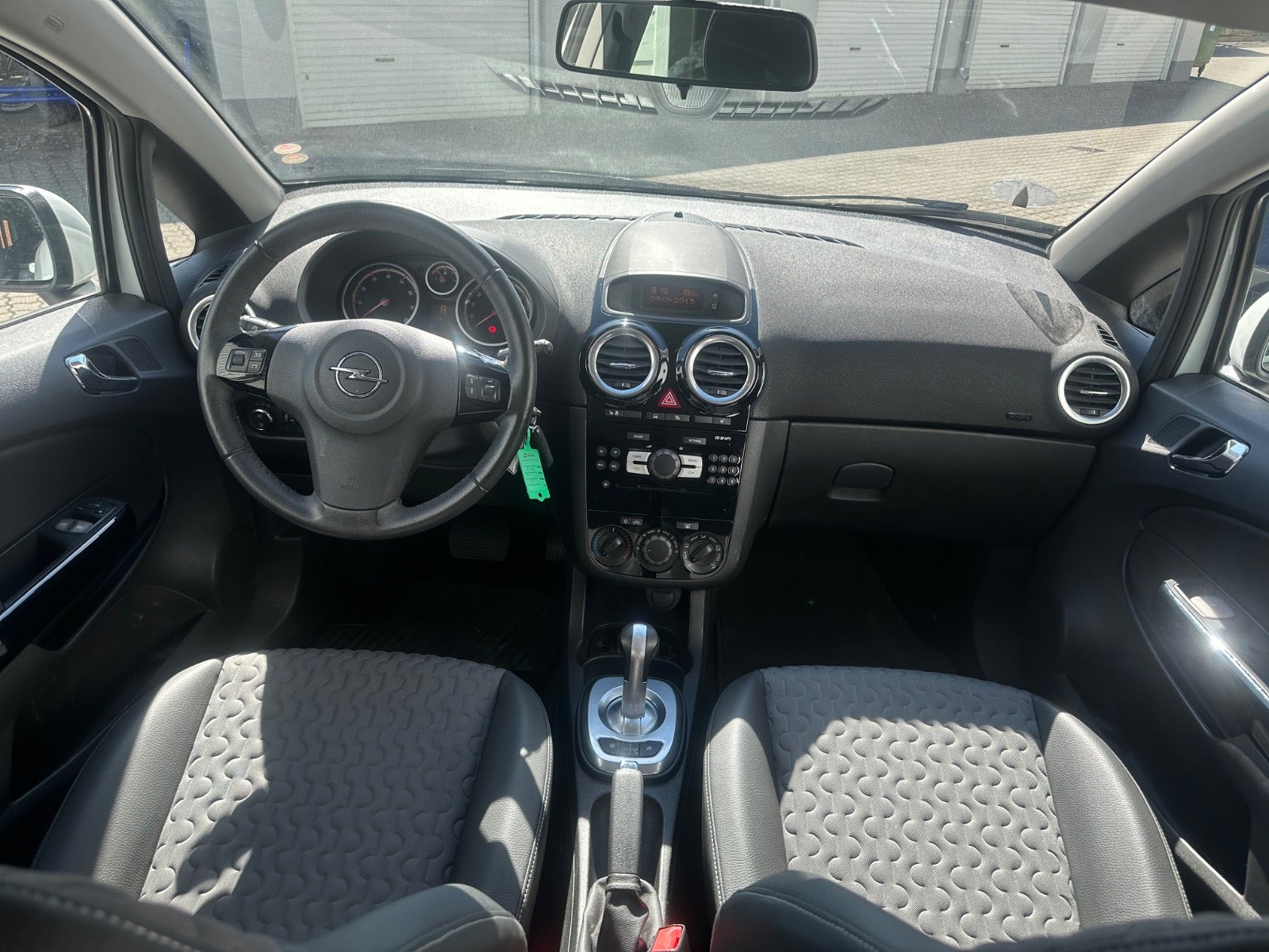 Billede af Opel Corsa 1,2 16V Enjoy aut.