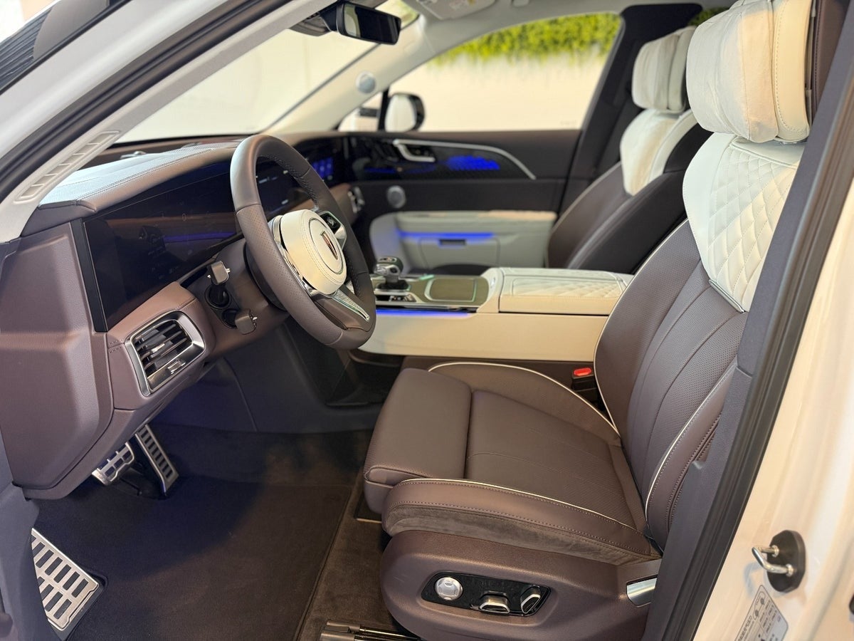 Hongqi E-HS9 Exclusive+