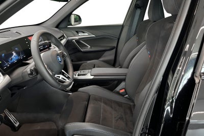 BMW iX1 eDrive20 M-Sport - 4