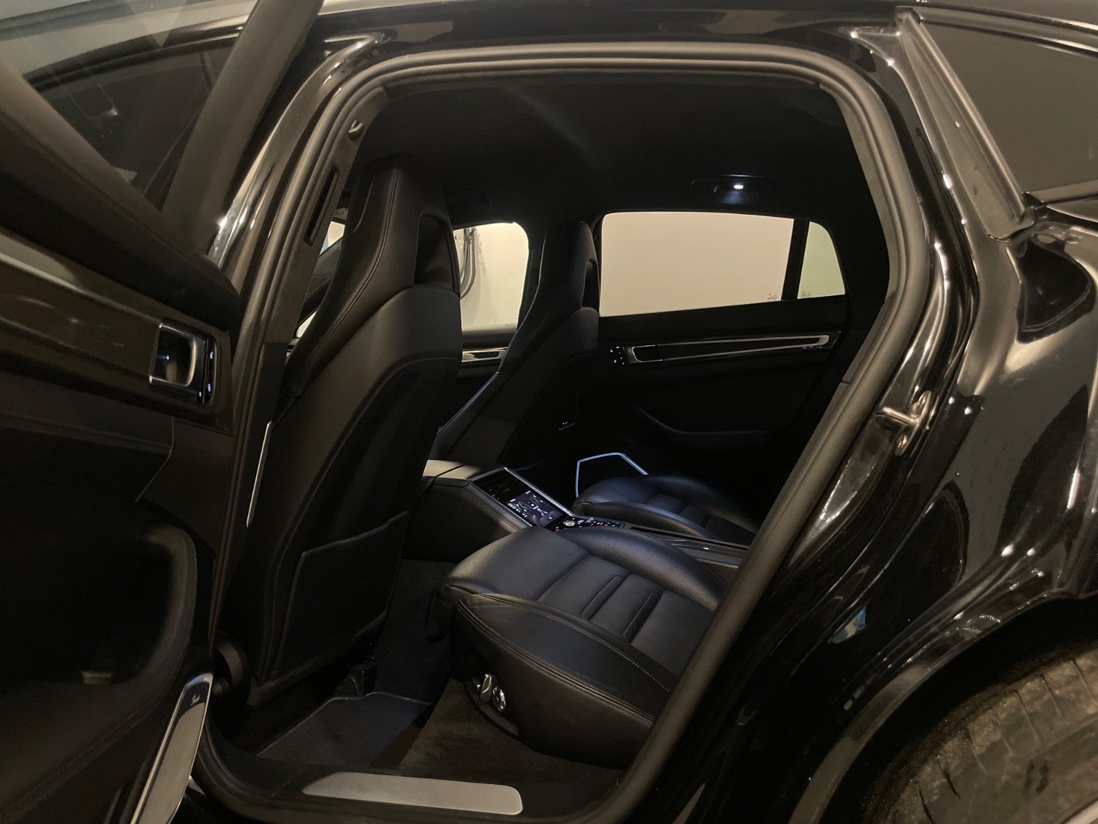 Porsche – Panamera Turbo