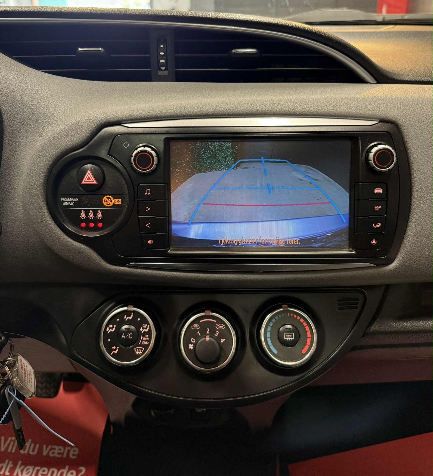 Billede af Toyota Yaris 1,3 VVT-i Skyview