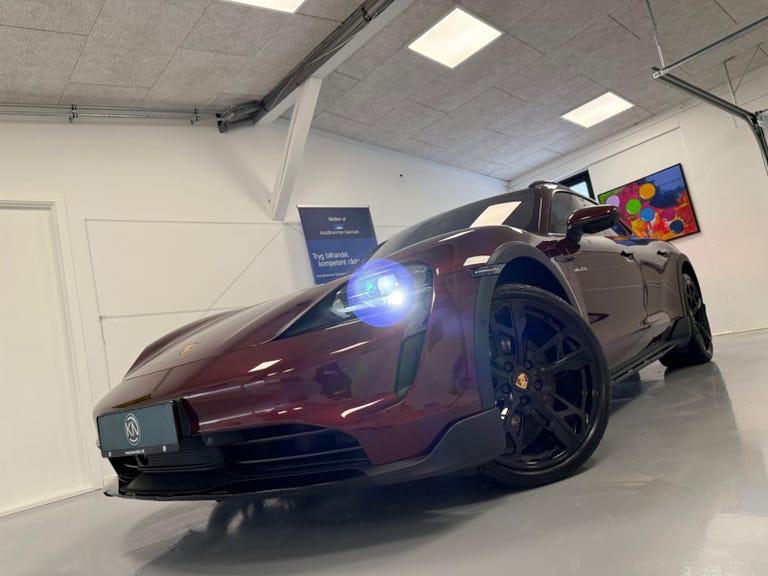 Porsche Taycan 4 Performance+ Cross Turismo