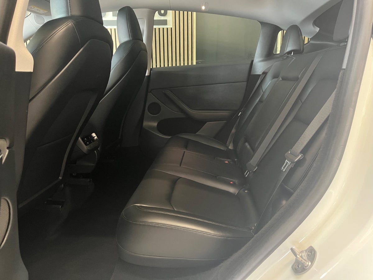 Tesla Model Y Long Range RWD