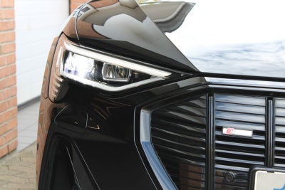 Audi e-tron Black Edition S-line quattro