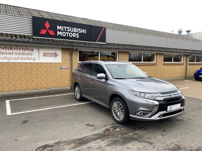 Mitsubishi Outlander 2,4 PHEV Instyle CVT 4WD 5d