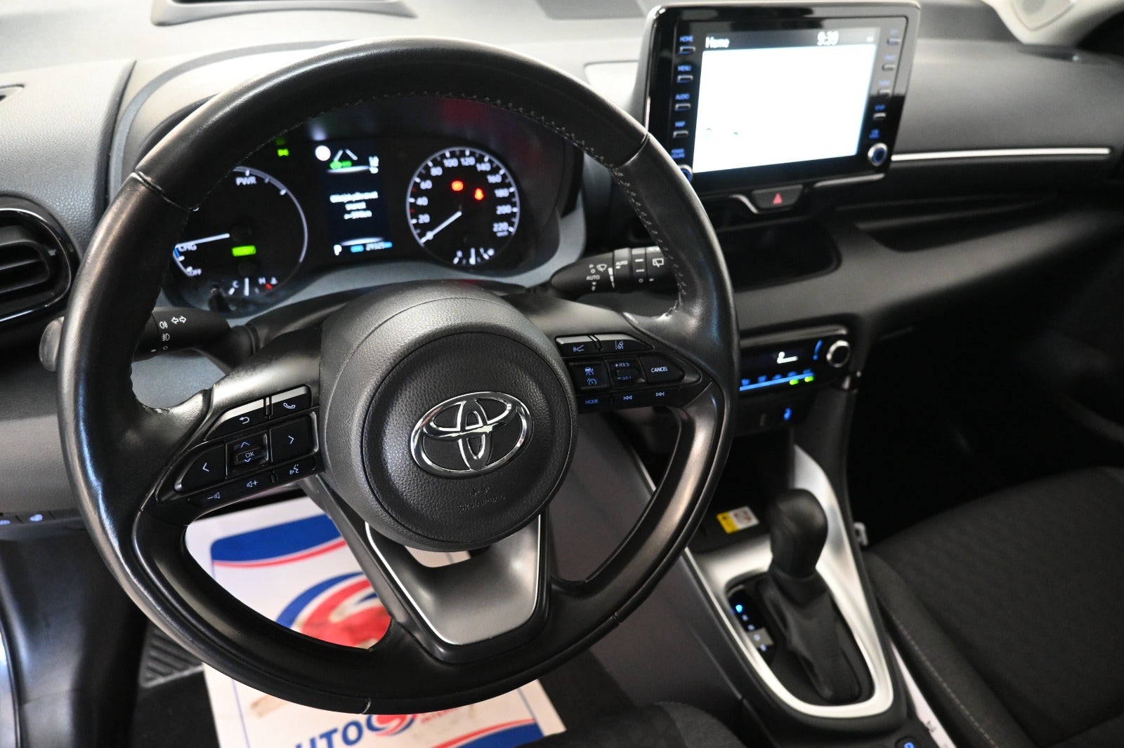 Toyota Yaris Hybrid H3 Smart e-CVT