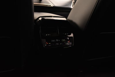 BMW iX xDrive40 Fully Charged