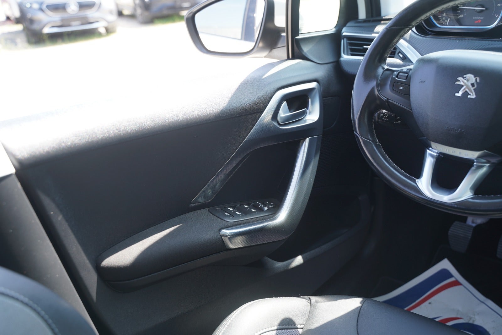 Billede af Peugeot 2008 1,2 e-THP 110 Selection Sky