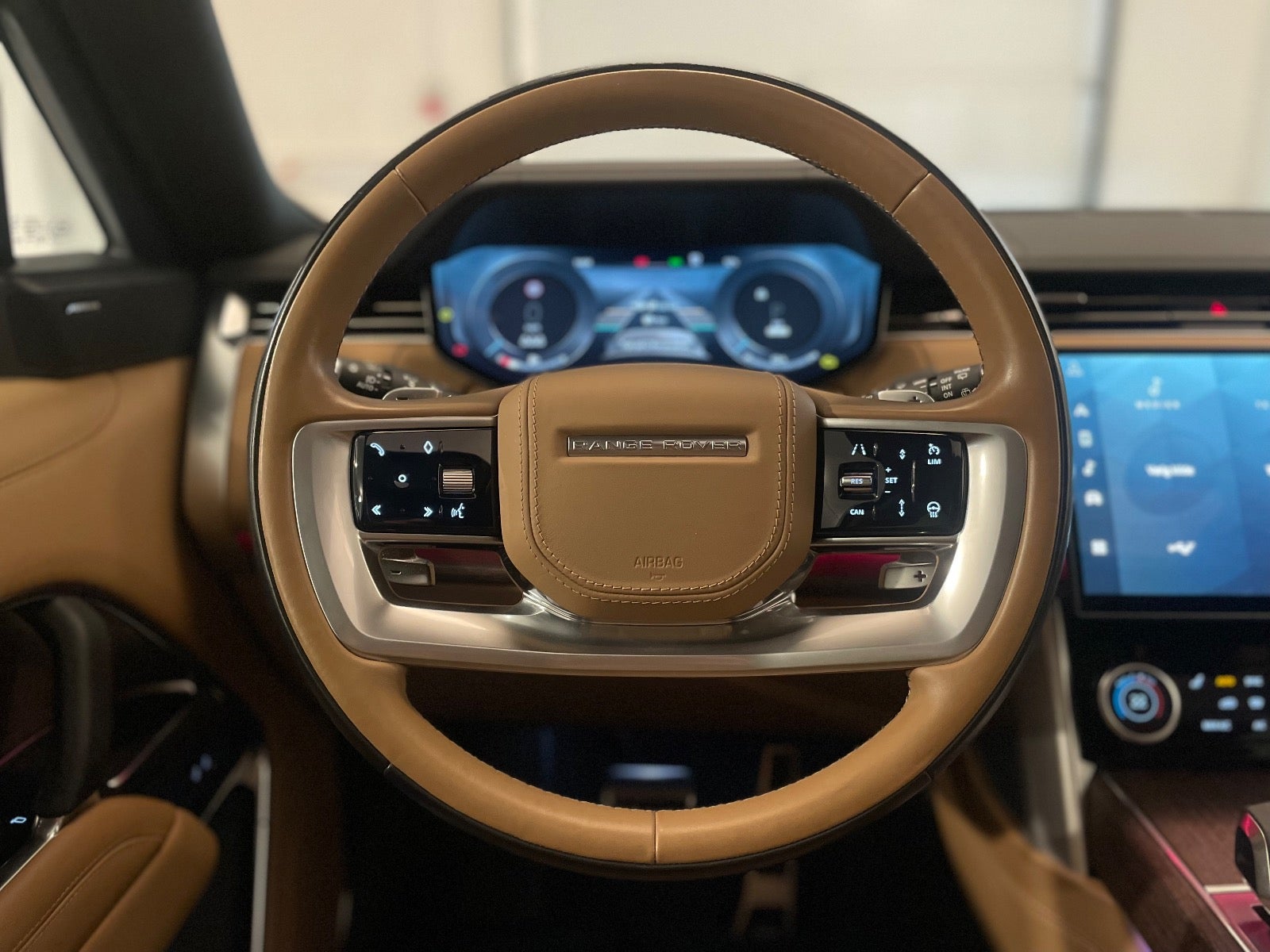 Land Rover – Range Rover