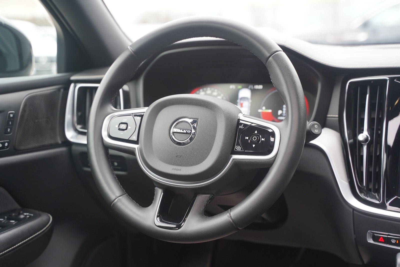 Billede af Volvo V60 2,0 T6 ReCharge R-Design aut. AWD