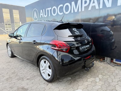 Peugeot 208 PureTech 82 Signature Sky Van