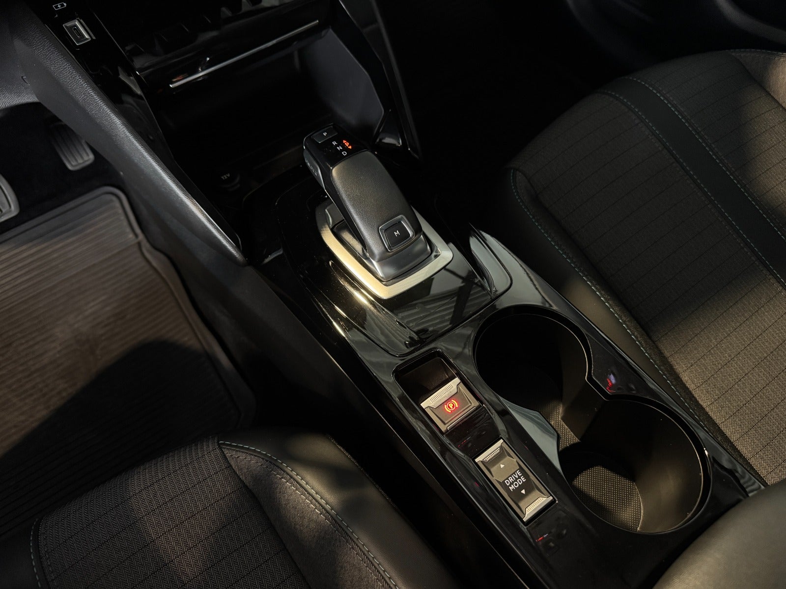 Peugeot 208 1,2 PureTech 100 Allure EAT8 5d - 15
