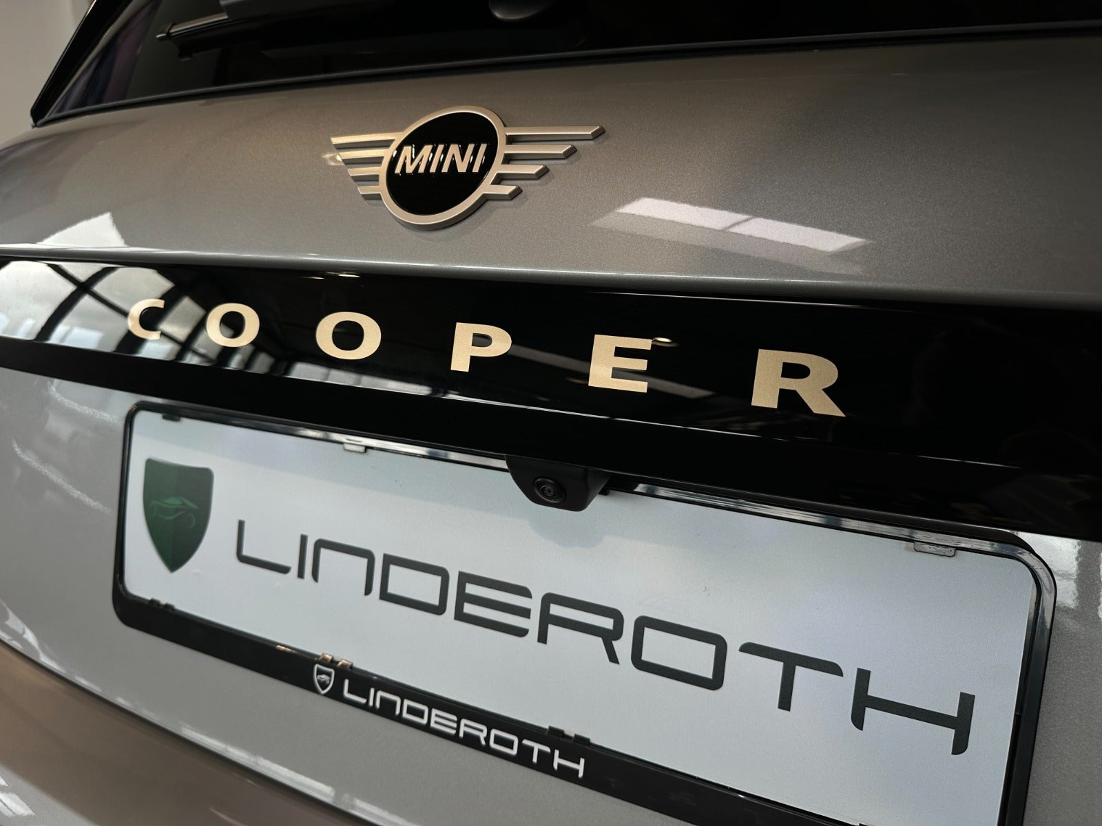 MINI Cooper E Classic Trim L 3d - 17